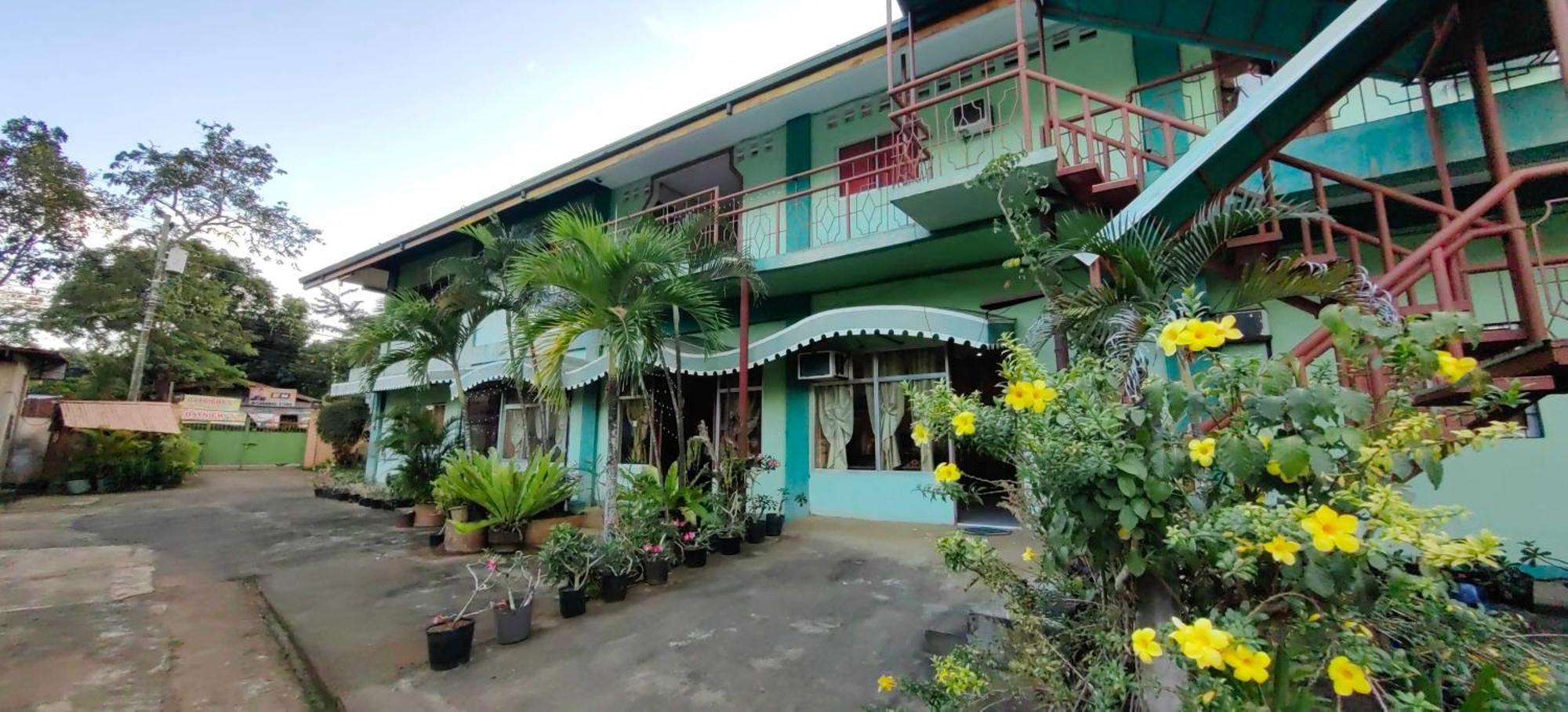 Oyo 1038 William Hearts Pension Puerto Princesa Extérieur photo